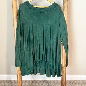 Altar'd State Emerald Green Flowy Long-Sleeve Tunic